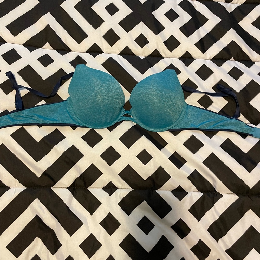 Victoria’s Secret t-shirt bra